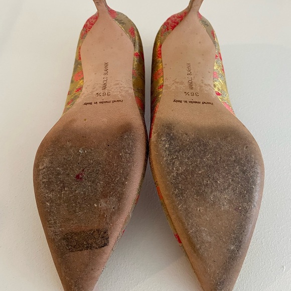 Manolo Blahnik BB 90 Fabric Pump - Picture 4 of 6